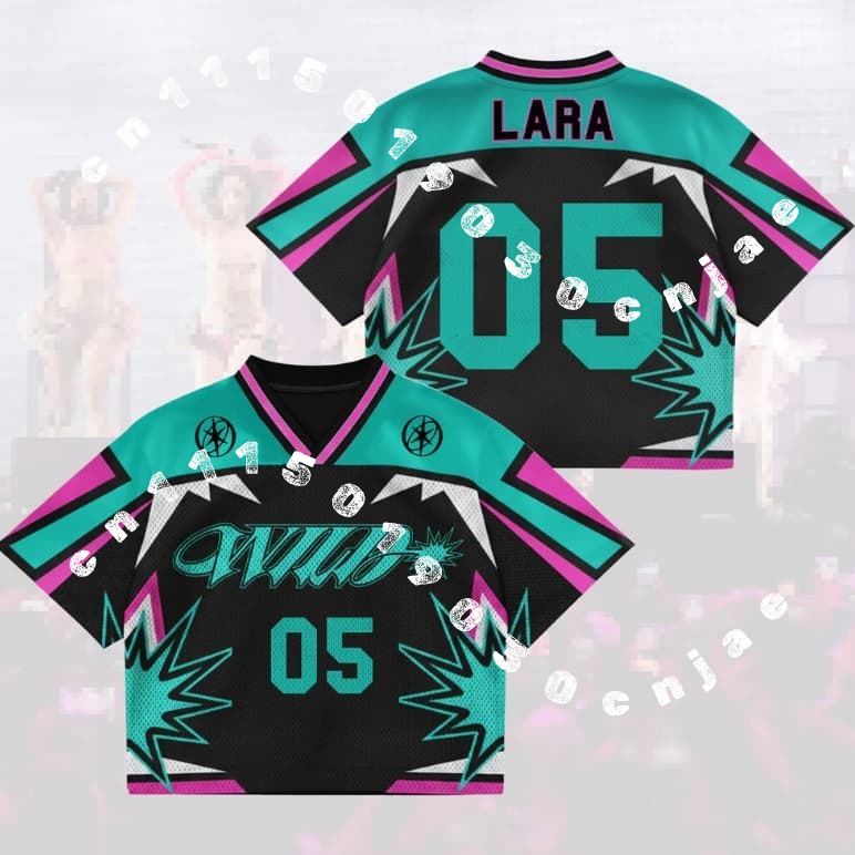 Kpop KATSEYE Lara No.05 Burst  - Street Fashion Kpop recension och pris